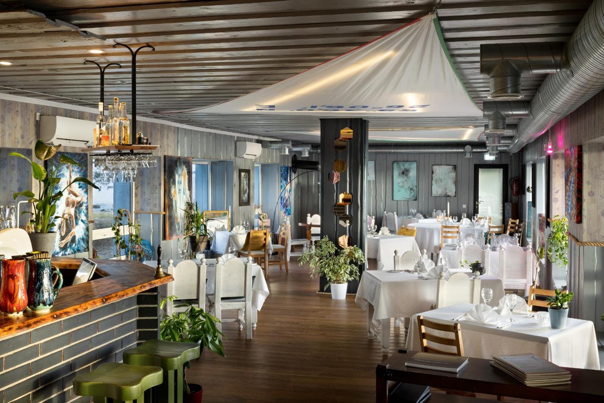 Vergi Sadam & Restoran Wirkes' Exteriör bild