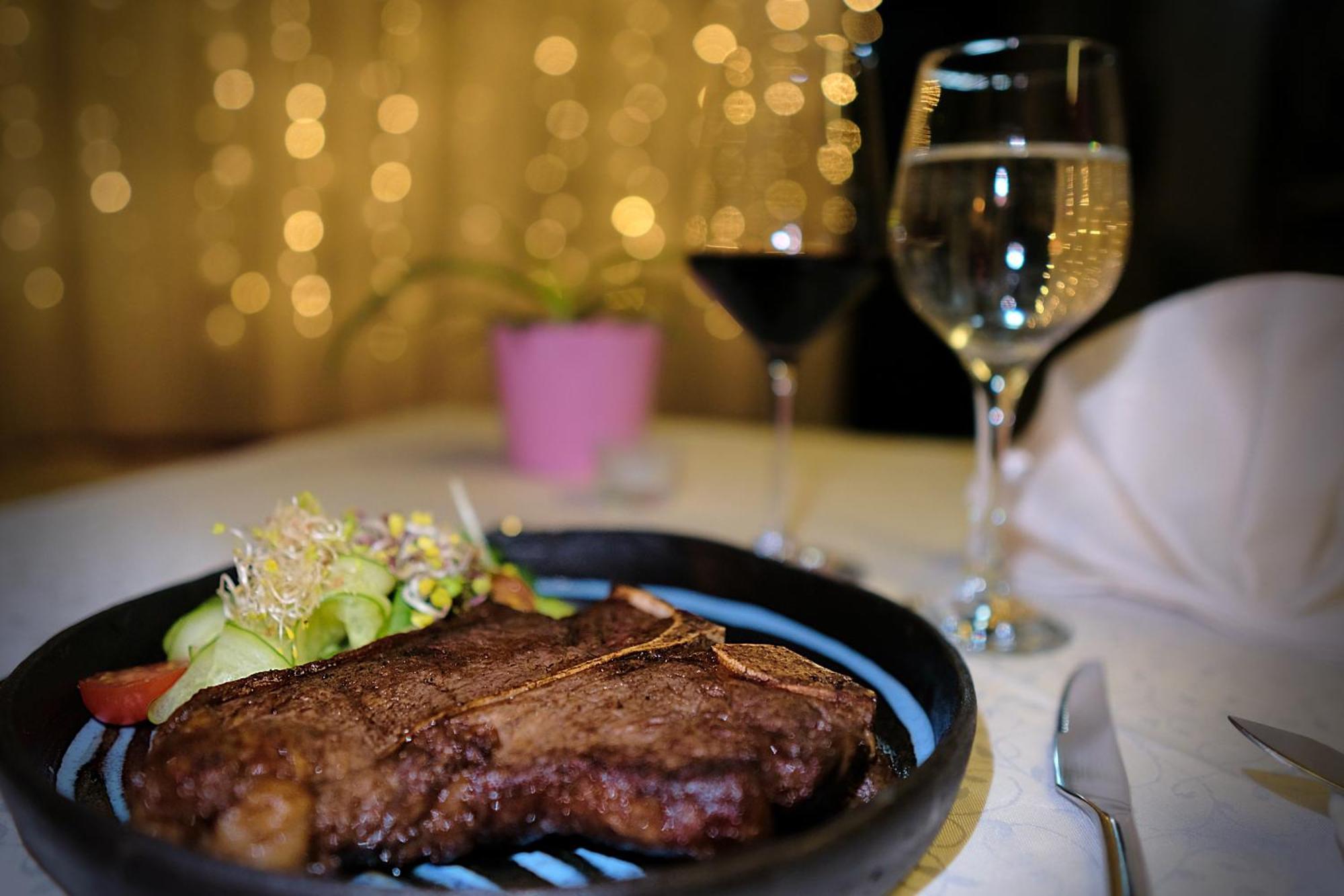 Vergi Sadam & Restoran Wirkes' Exteriör bild